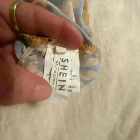 SHEIN flower tube top with elastic top & bottom in navy with floral design LARGE - Picture 3 of 5